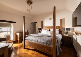 Honeysuckle cottage bedroom