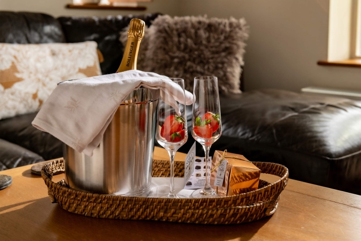 Honeysuckle cottage champagne