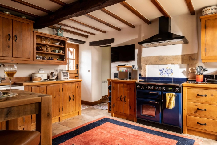 Honeysuckle cottage self catering kitchen