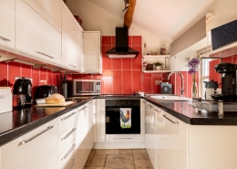 Heather cottage self catering kitchen