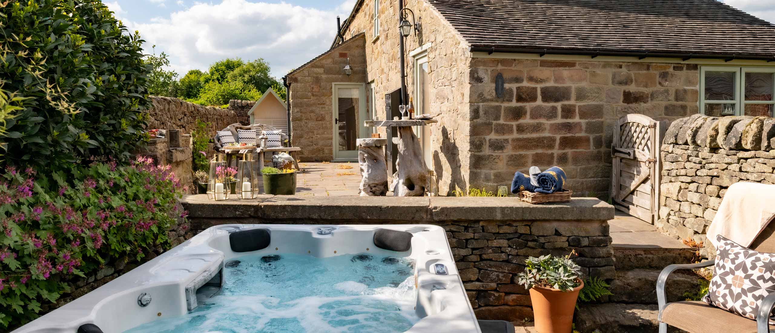 Hot tub at self catering cottage Peak District