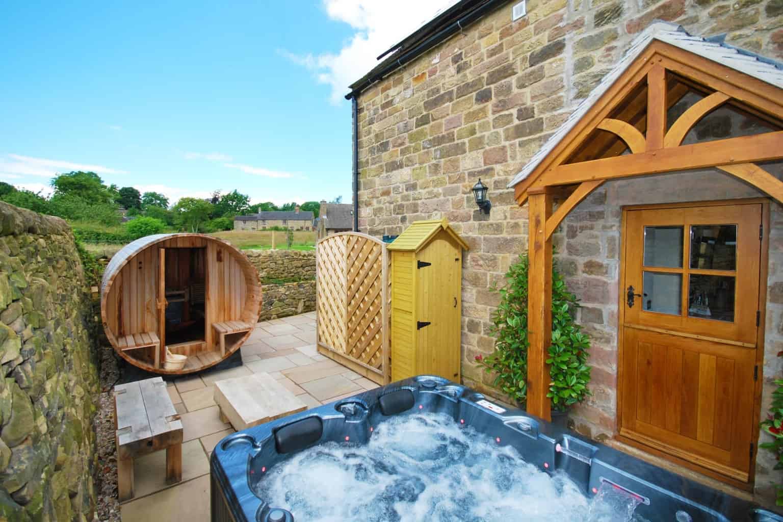 Cottage with Hot Tub, Ashbourne, Derbyshire