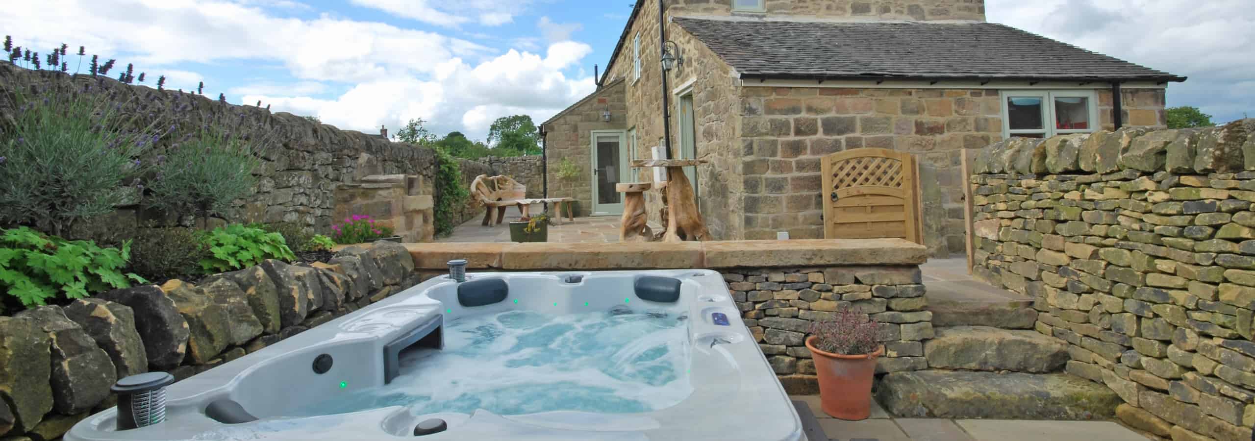 Heather Cottage - Cottage Hot Tub